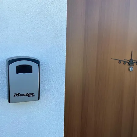 Fcoairporthouse Апартаменты *