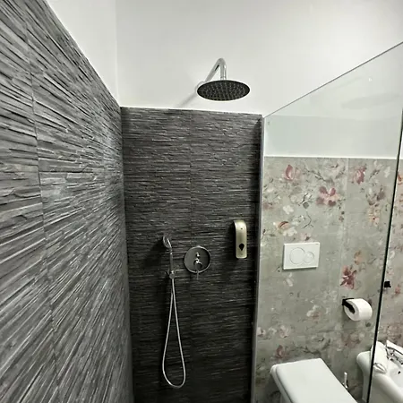 Fcoairporthouse Апартаменты *