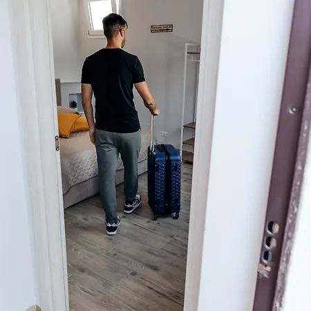 Fcoairporthouse Фьюмичино
