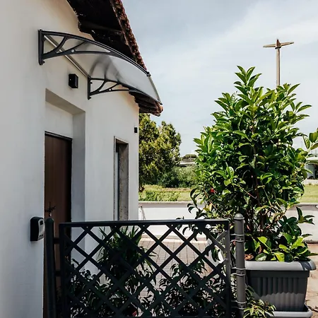 Fcoairporthouse